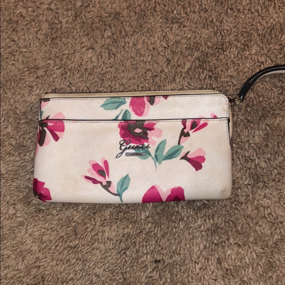 Guess Wristlet